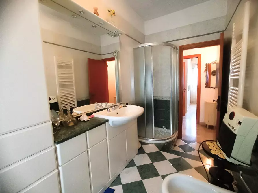 Immagine 9 di Casa bifamiliare in affitto  a Pisa