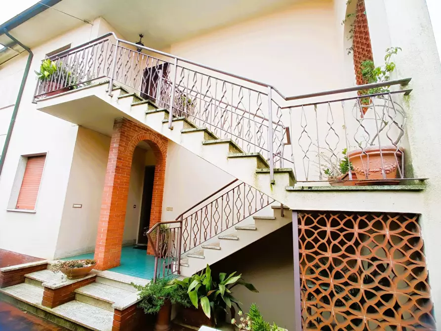 Immagine 1 di Casa bifamiliare in affitto  a Pisa