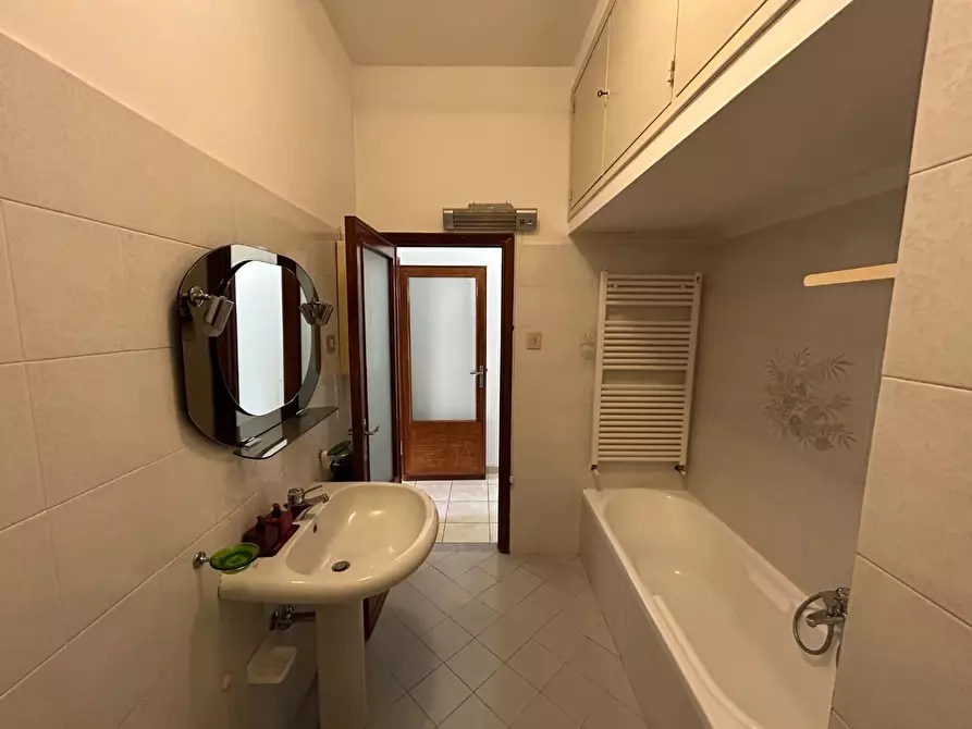 Immagine 29 di Appartamento in vendita  a Siena