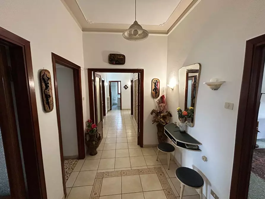 Immagine 4 di Appartamento in vendita  a Siena