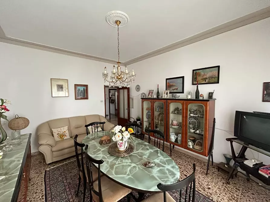 Immagine 1 di Appartamento in vendita  a Siena