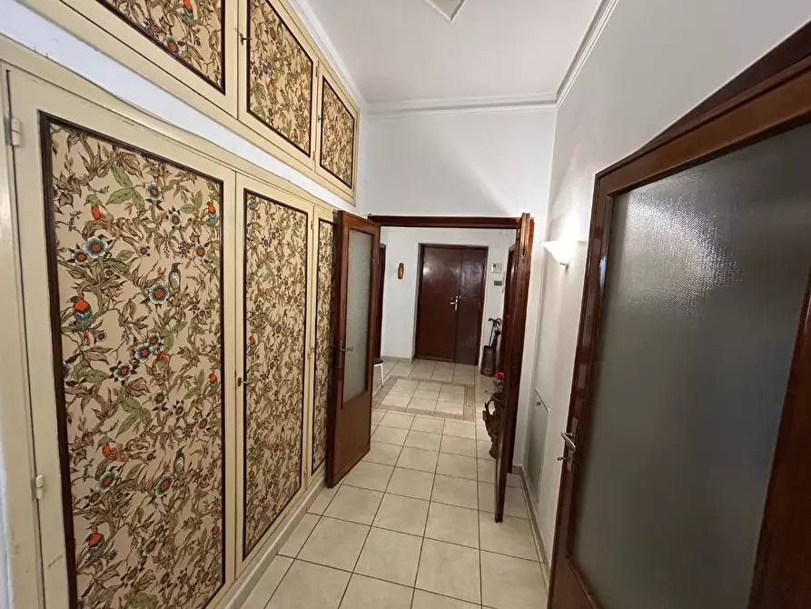 Immagine 10 di Appartamento in vendita  a Siena