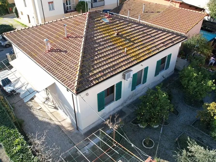 Immagine 4 di Villa in vendita  a Rosignano Marittimo