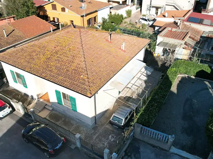 Immagine 3 di Villa in vendita  a Rosignano Marittimo