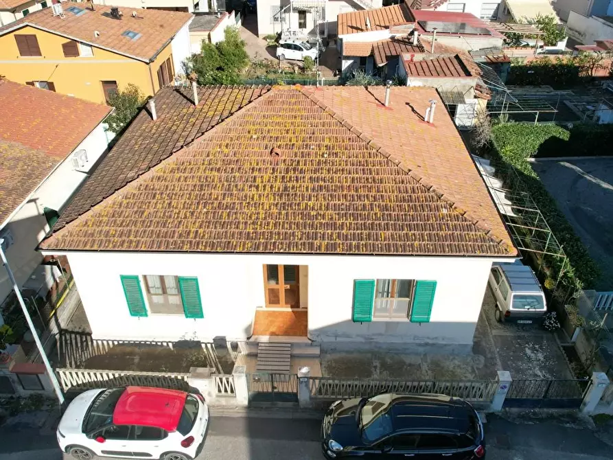Immagine 2 di Villa in vendita  a Rosignano Marittimo
