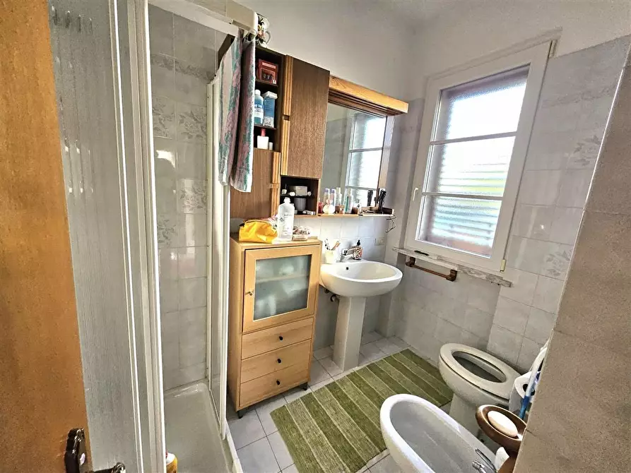 Immagine 9 di Casa trifamiliare in vendita  a Massa