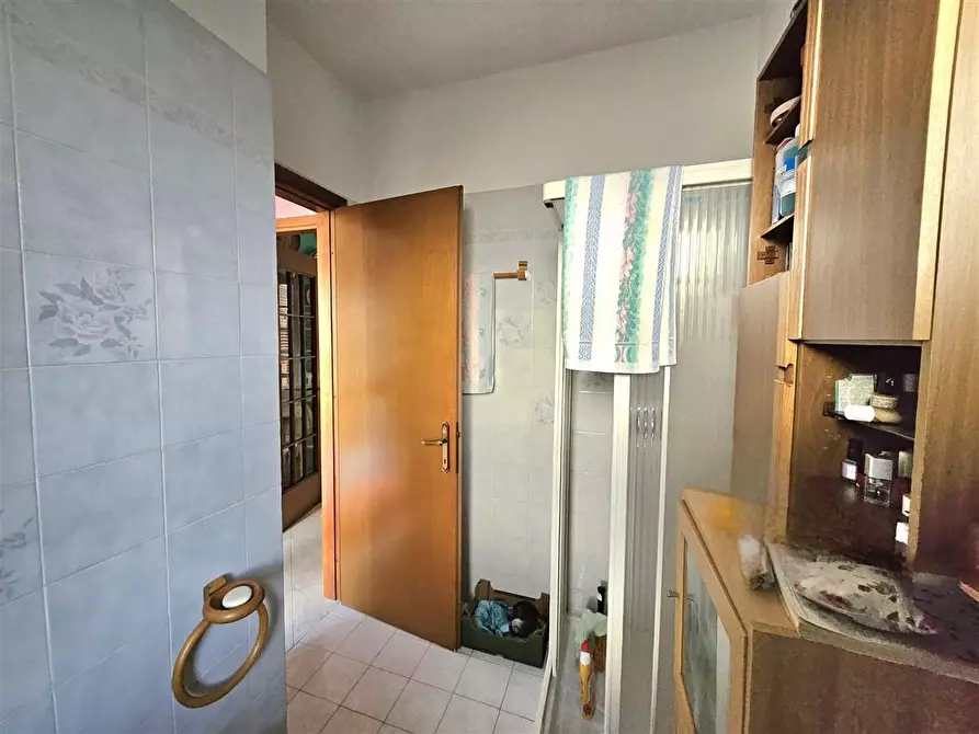 Immagine 10 di Casa trifamiliare in vendita  a Massa