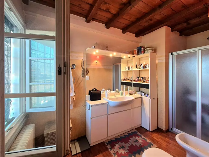 Immagine 23 di Rustico / casale in vendita  a Lucca