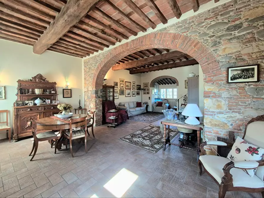 Immagine 11 di Rustico / casale in vendita  a Lucca
