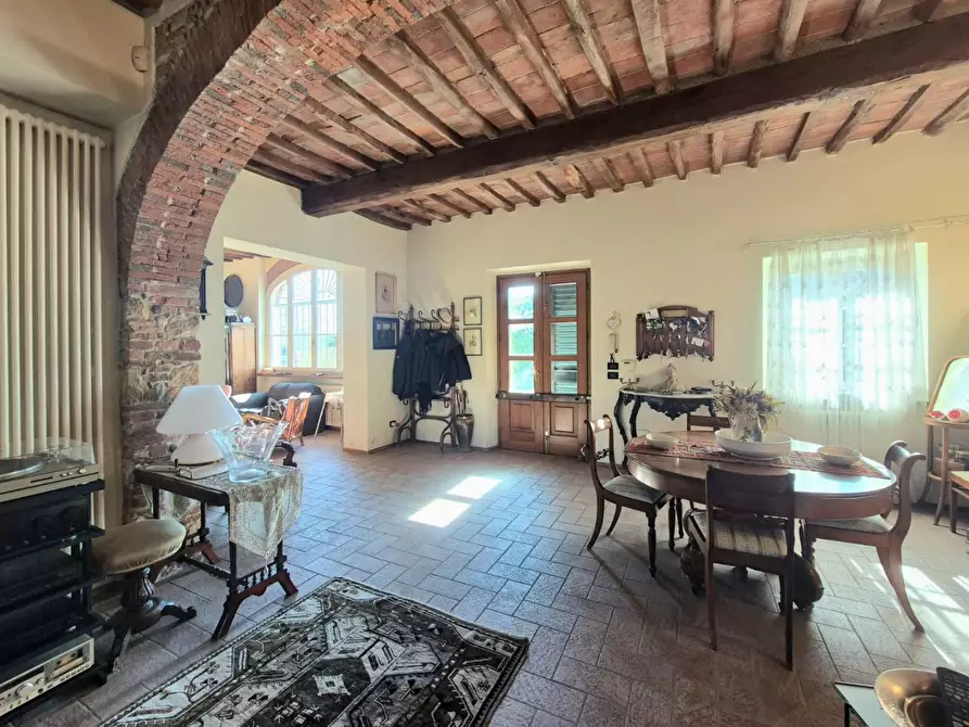 Immagine 9 di Rustico / casale in vendita  a Lucca