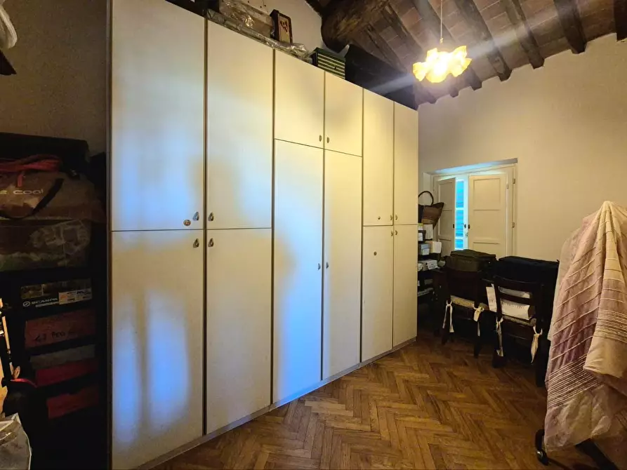 Immagine 34 di Rustico / casale in vendita  a Lucca