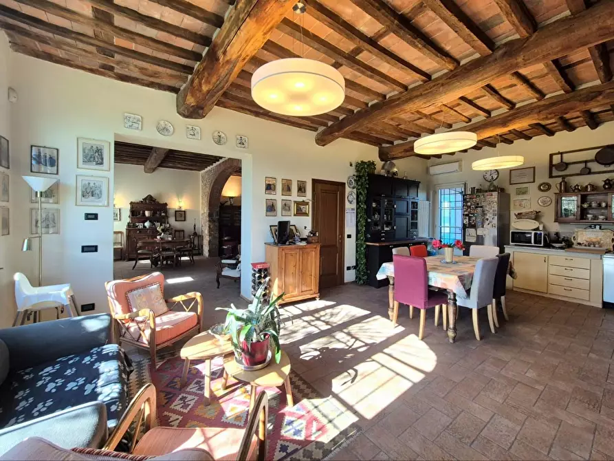 Immagine 19 di Rustico / casale in vendita  a Lucca