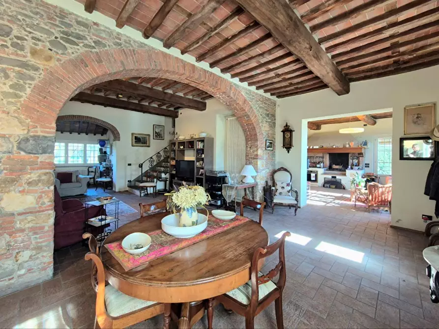 Immagine 13 di Rustico / casale in vendita  a Lucca