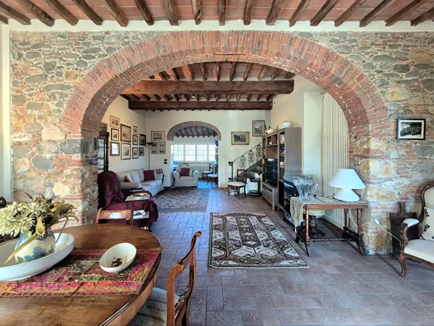 Immagine 10 di Rustico / casale in vendita  a Lucca
