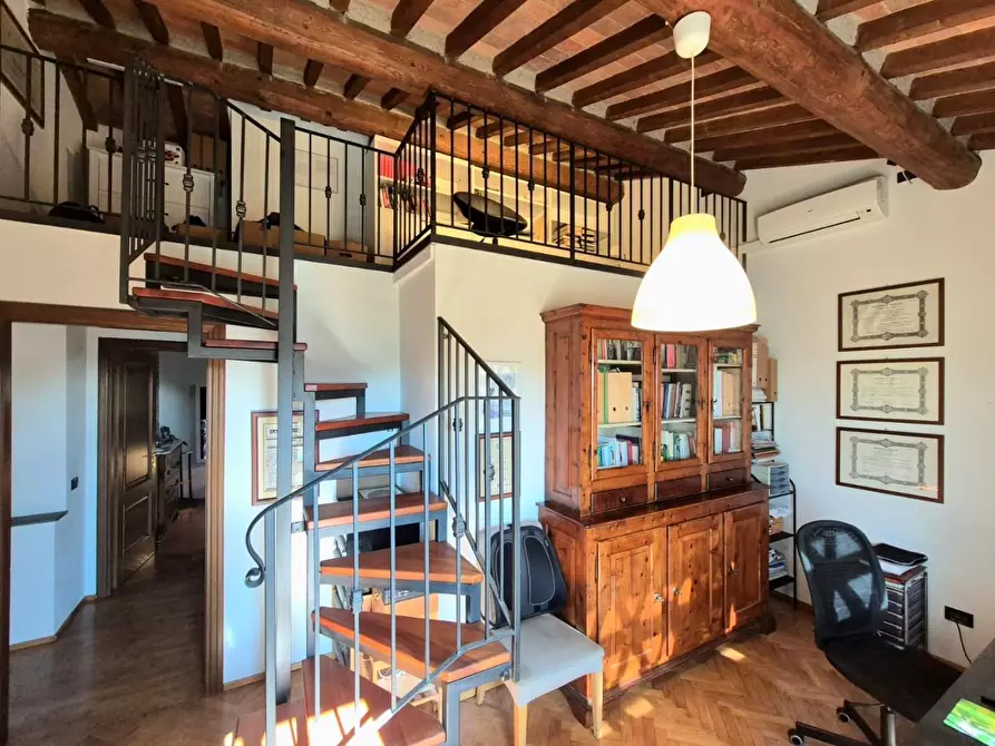 Immagine 27 di Rustico / casale in vendita  a Lucca