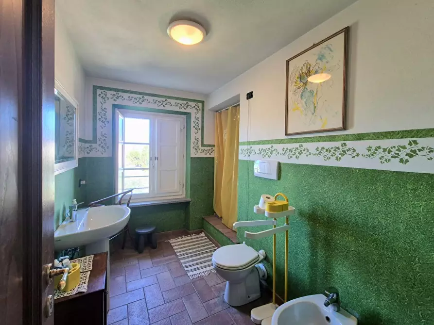 Immagine 35 di Rustico / casale in vendita  a Lucca