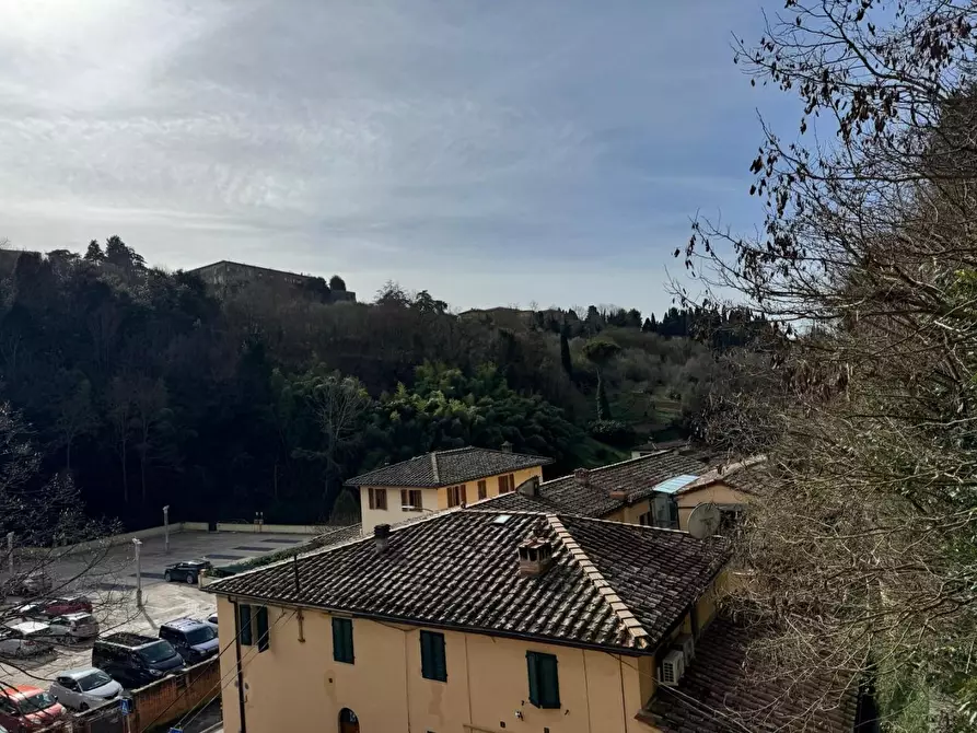 Immagine 17 di Appartamento in vendita  a Siena