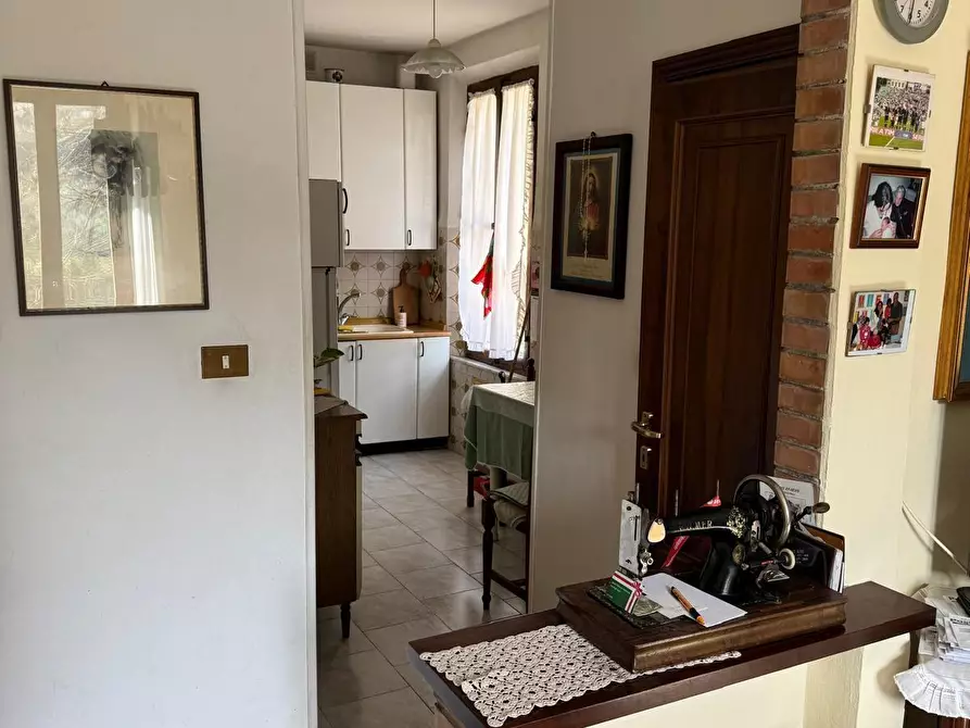 Immagine 11 di Appartamento in vendita  a Siena