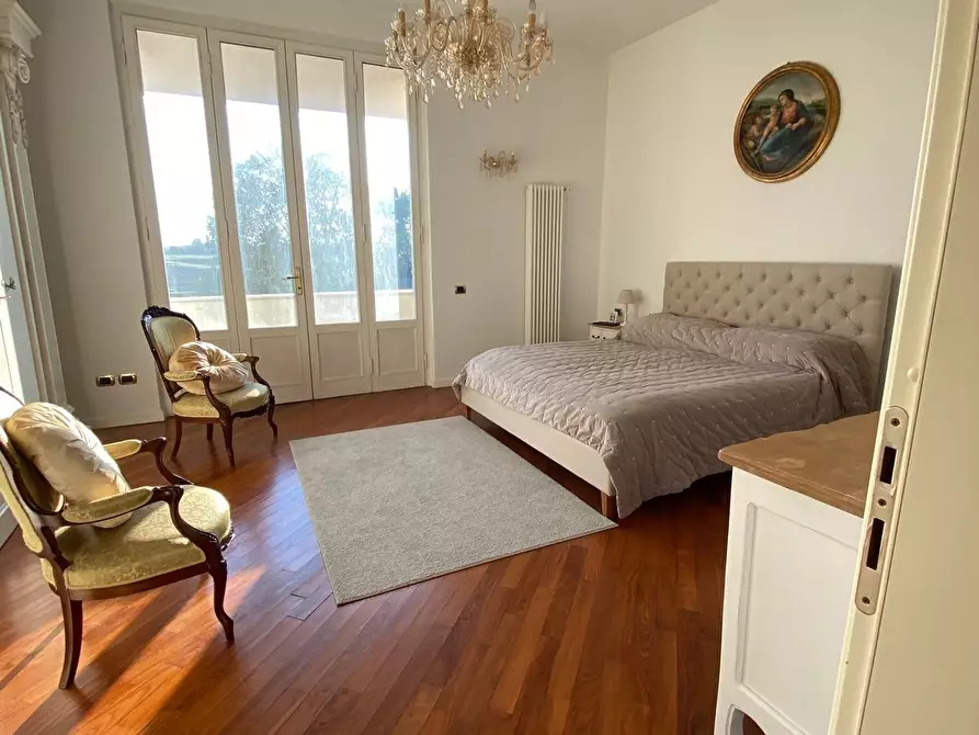 Immagine 8 di Villa in vendita  a San Giuliano Terme