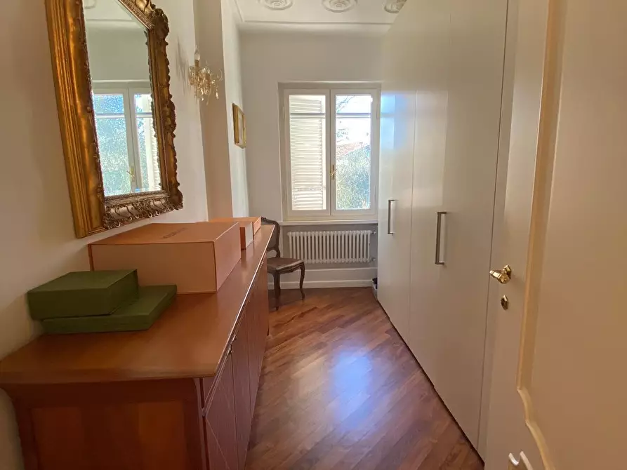 Immagine 4 di Villa in vendita  a San Giuliano Terme