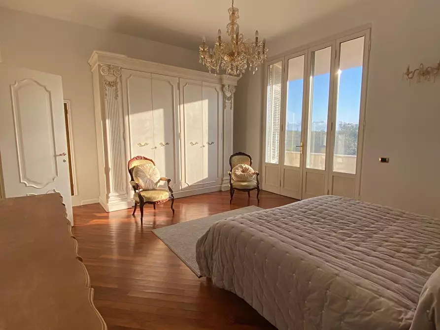 Immagine 10 di Villa in vendita  a San Giuliano Terme