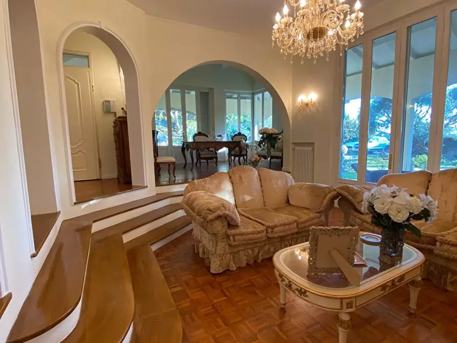 Immagine 11 di Villa in vendita  a San Giuliano Terme