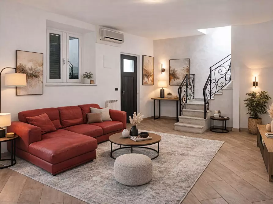 Immagine 2 di Casa indipendente in vendita  a Livorno