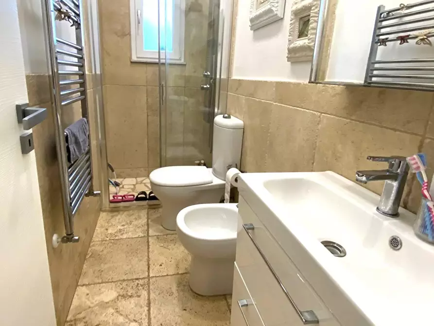 Immagine 15 di Appartamento in vendita  a Viareggio