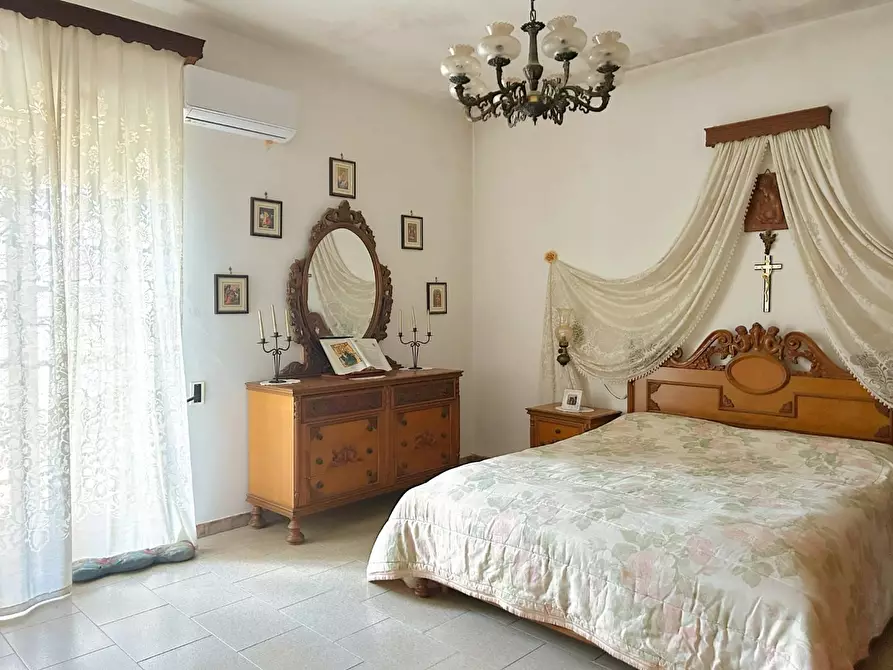 Immagine 8 di Villa in vendita  a Copertino