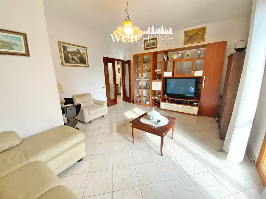 Immagine 3 di Appartamento in vendita  a Prato