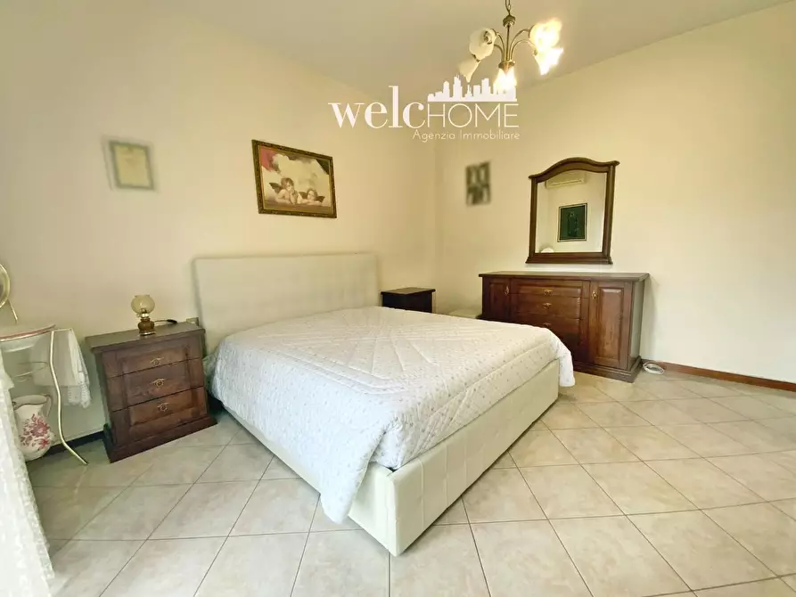 Immagine 11 di Appartamento in vendita  a Prato