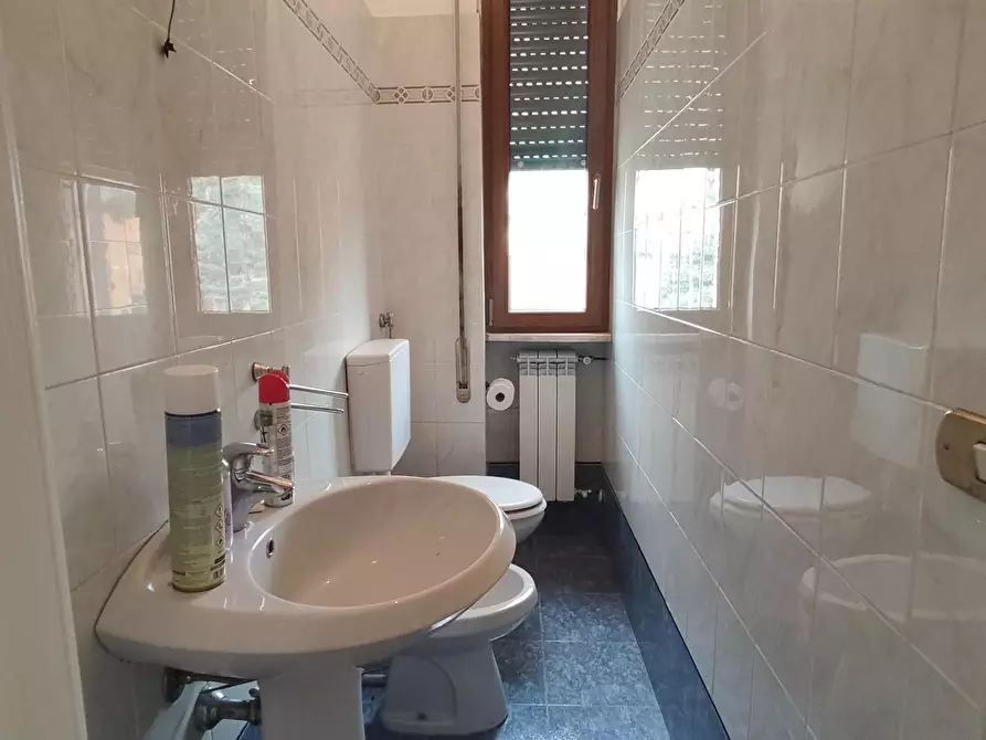 Immagine 13 di Appartamento in vendita  a Lucca