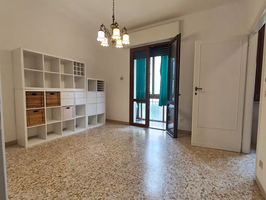 Immagine 5 di Appartamento in vendita  a Lucca