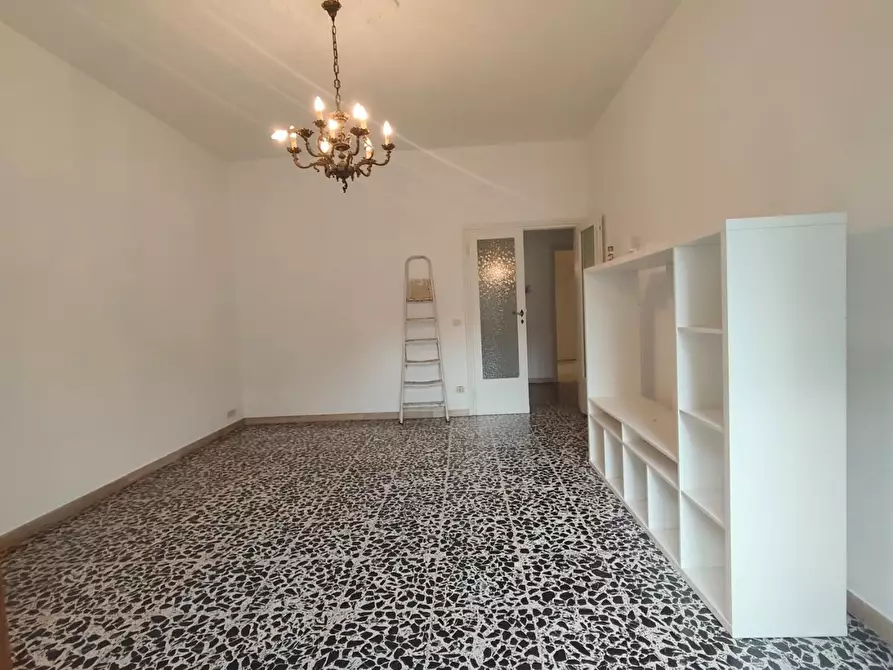 Immagine 7 di Appartamento in vendita  a Lucca