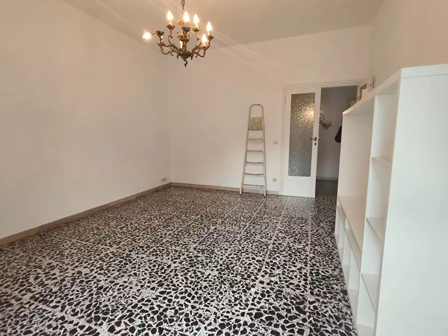 Immagine 8 di Appartamento in vendita  a Lucca