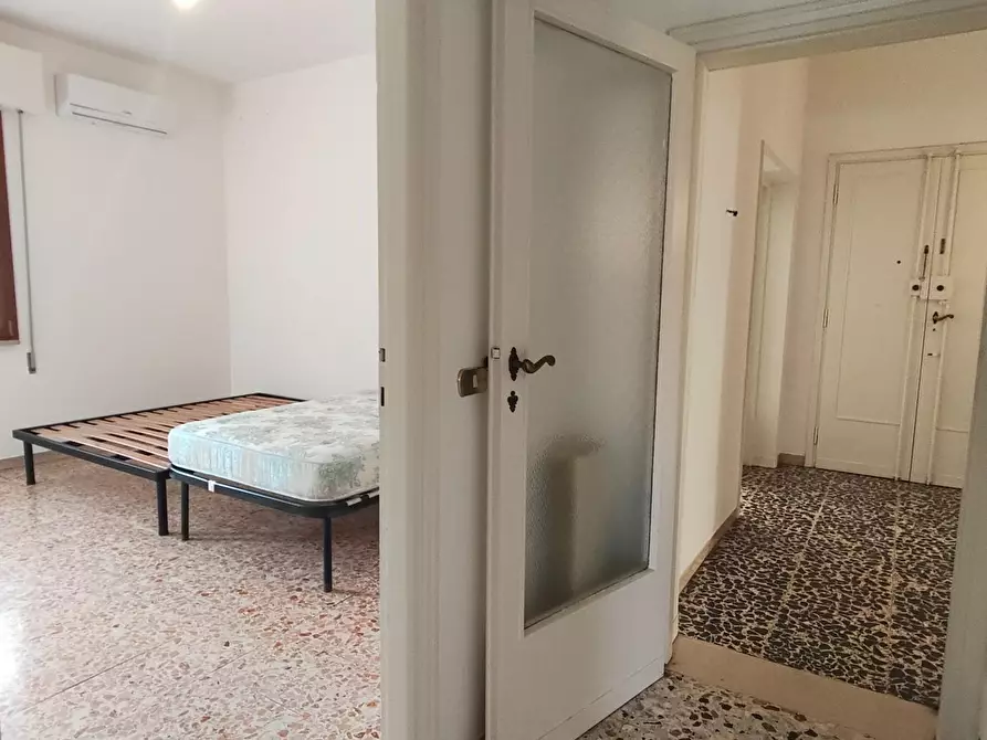 Immagine 21 di Appartamento in vendita  a Lucca