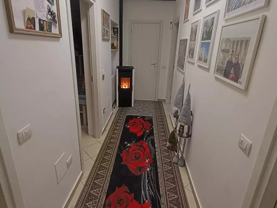 Immagine 5 di Porzione di casa in vendita  a Carrara