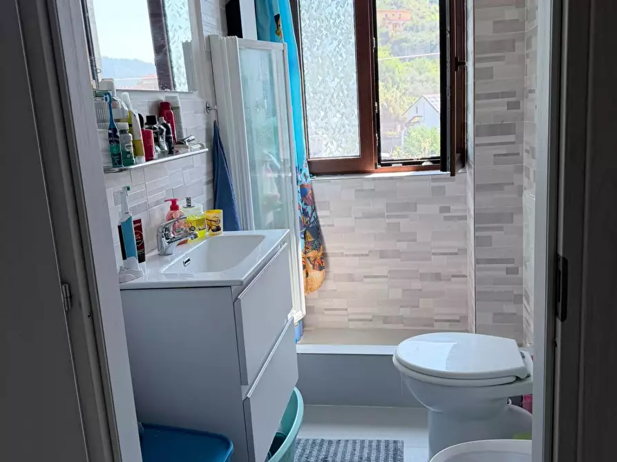Immagine 21 di Porzione di casa in vendita  a Carrara