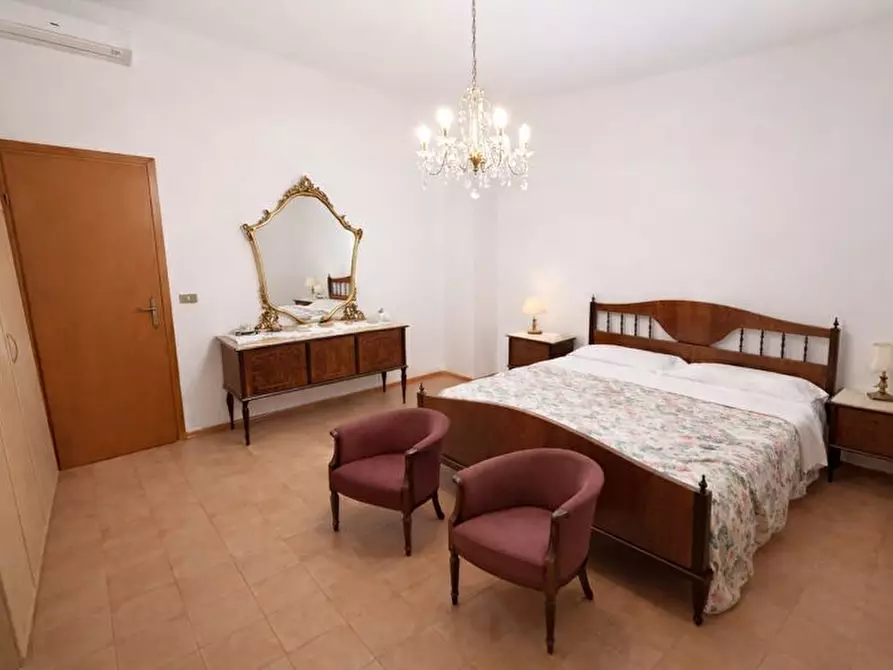 Immagine 11 di Terratetto in vendita  a Pontedera