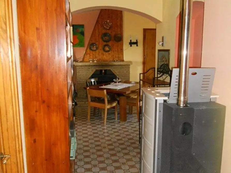 Immagine 11 di Villa in vendita  a Fosdinovo