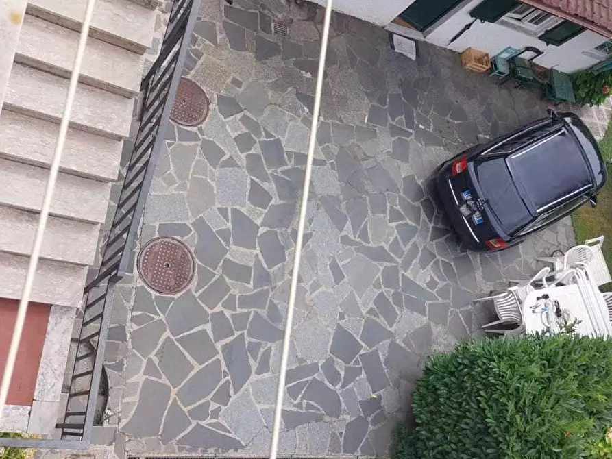 Immagine 11 di Casa semindipendente in vendita  a Ortonovo