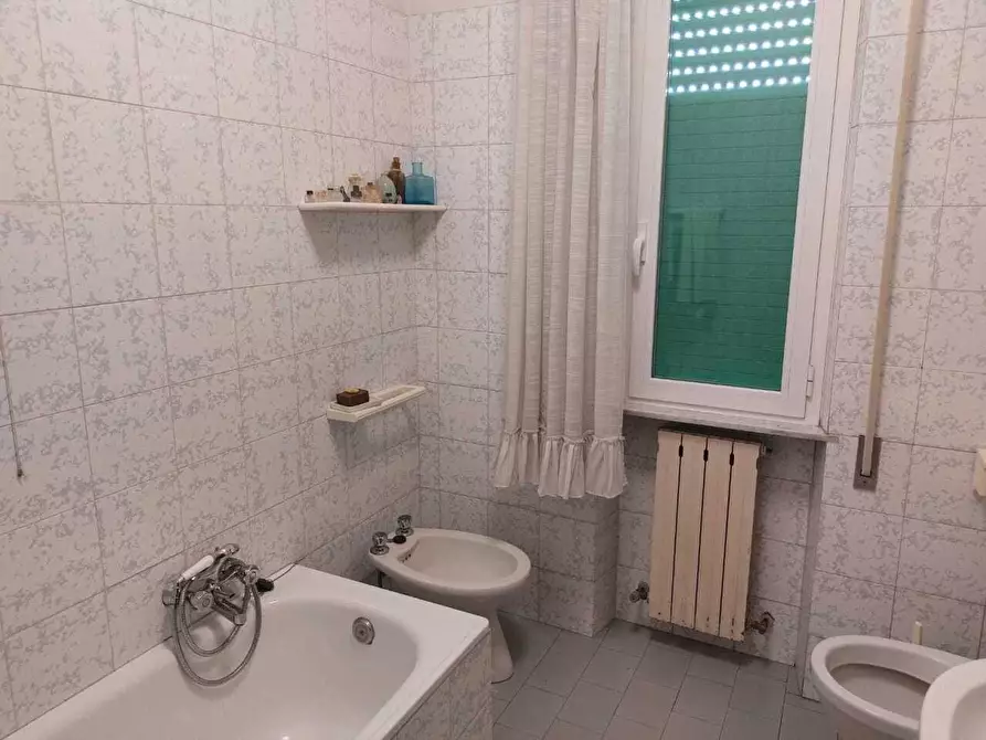 Immagine 9 di Casa semindipendente in vendita  a Ortonovo