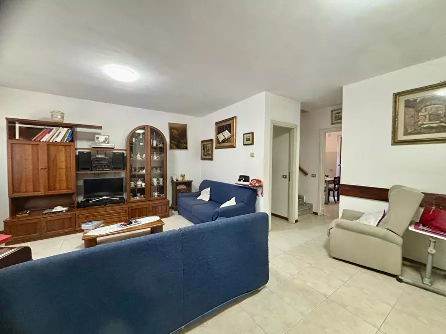 Immagine 5 di Villetta a schiera in vendita  a Forte Dei Marmi