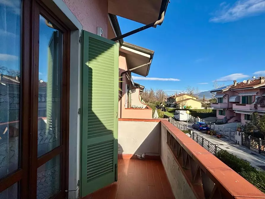 Immagine 12 di Villetta a schiera in vendita  a Forte Dei Marmi