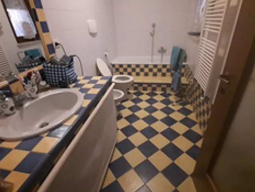 Immagine 10 di Appartamento in vendita  a Torino