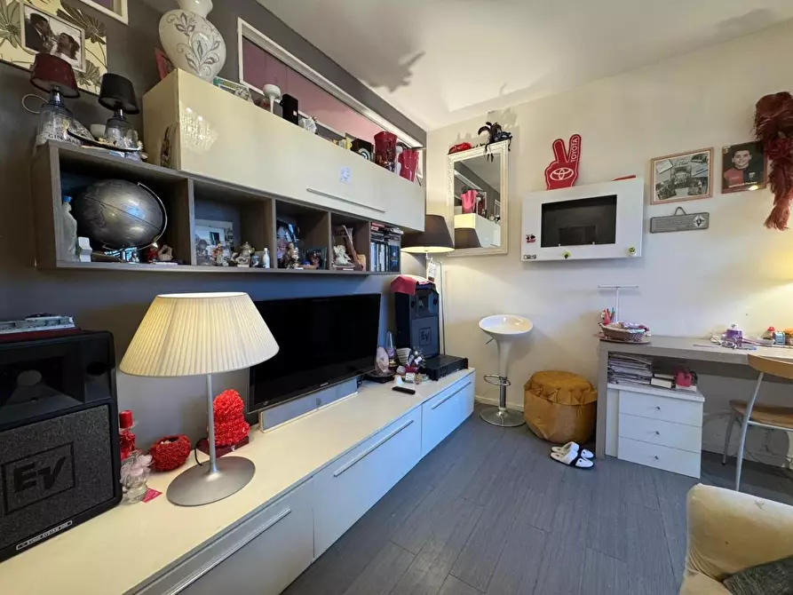 Immagine 16 di Appartamento in vendita  a Viareggio