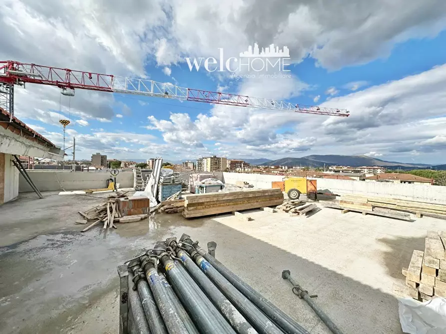 Immagine 17 di Appartamento in vendita  a Campi Bisenzio