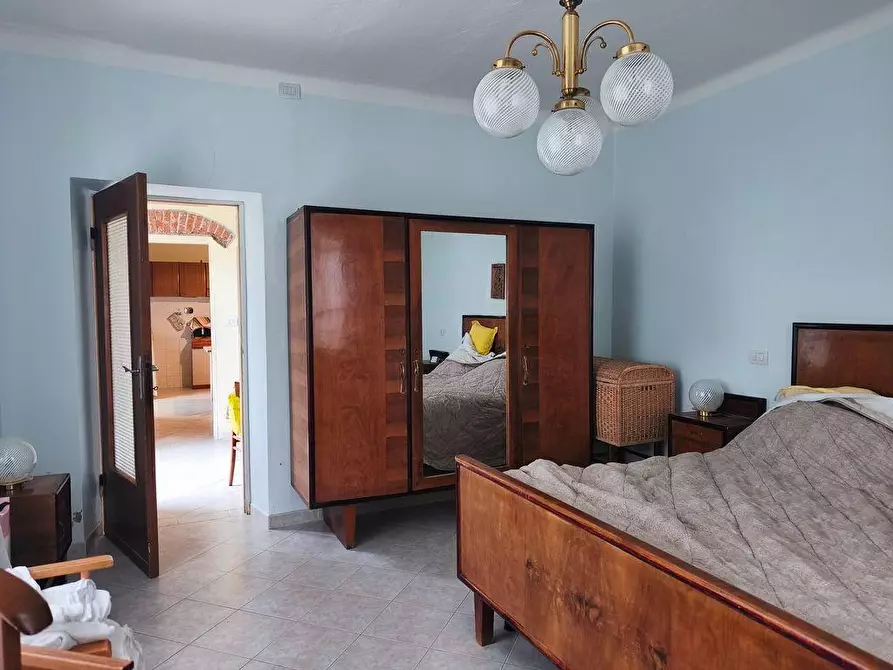 Immagine 11 di Casa semindipendente in vendita  a Castelnuovo Magra