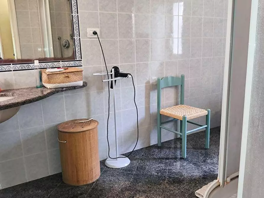 Immagine 13 di Casa semindipendente in vendita  a Castelnuovo Magra