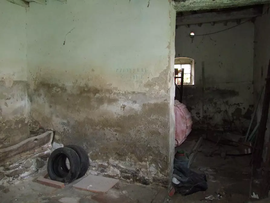 Immagine 11 di Casa colonica in vendita  a Dicomano